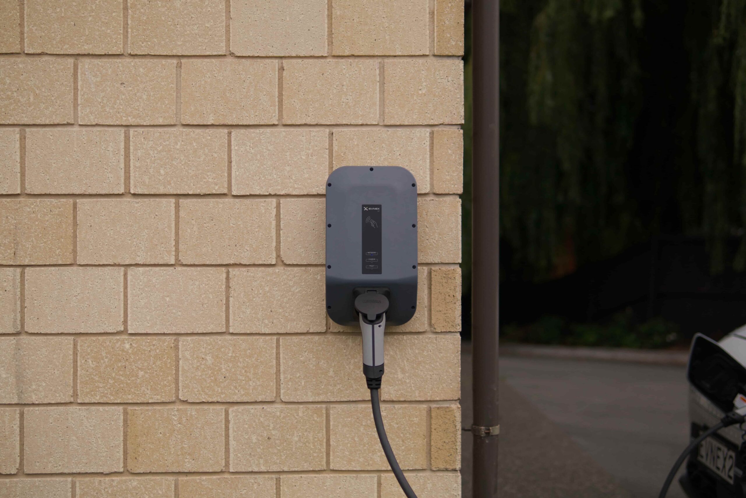 Emplacement extérieur d'une borne de recharge