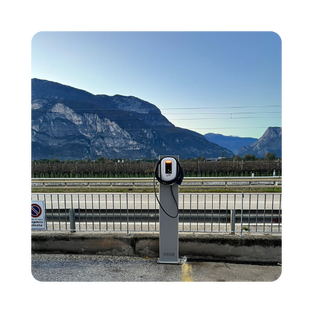 daze pedestal